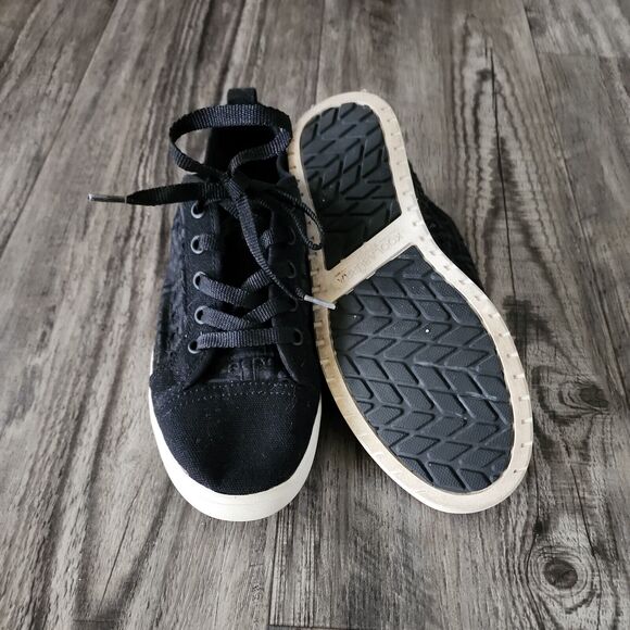 Koolaburra by UGG Kellen Low Lace Sneaker, Women's Size 8 - Picture 9 of 9